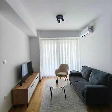 Apartment A&b *